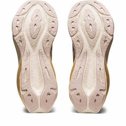 Hardloopschoenen voor Volwassenen Asics NovaBlast 3 Vrouw Zalm