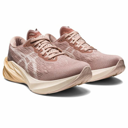 Hardloopschoenen voor Volwassenen Asics NovaBlast 3 Vrouw Zalm